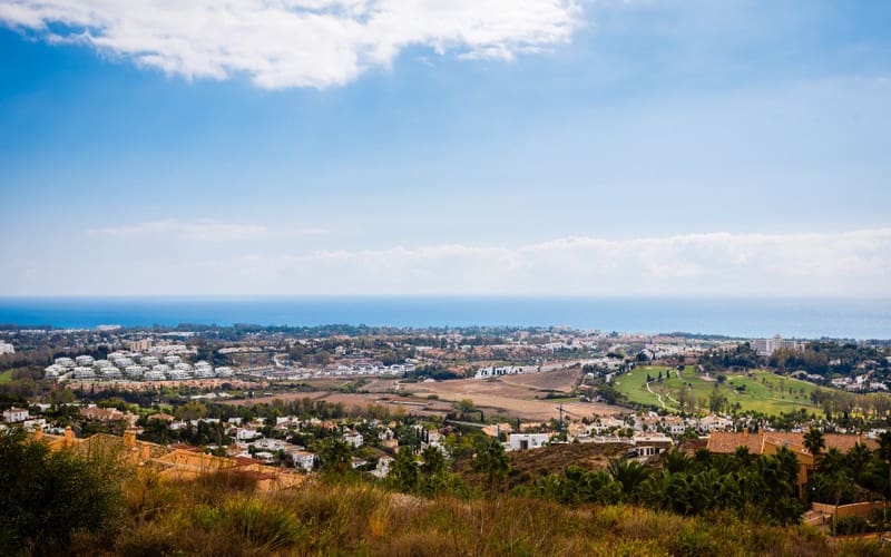 3 quarto Moradia Geminada para venda em Benahavis com piscina garagem - 795 000 € (Ref: 8564377)