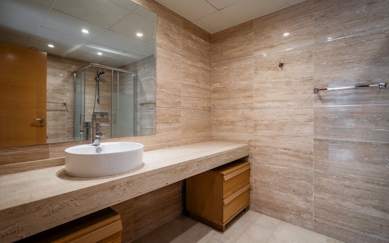 3 quarto Moradia Geminada para venda em Benahavis com piscina garagem - 795 000 € (Ref: 8564377)