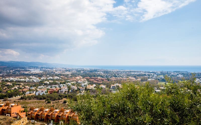 3 quarto Moradia Geminada para venda em Benahavis com piscina garagem - 795 000 € (Ref: 8564377)