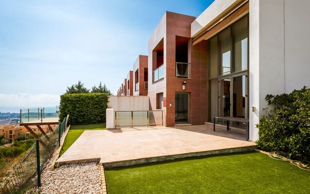 3 sovrum Semi-fristående Villa till salu i Benahavís pueblo, Benahavís med pool garage - 795 000 € (Ref: 8564377)