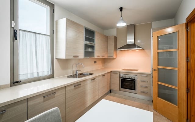 3 sovrum Semi-fristående Villa till salu i Benahavís pueblo, Benahavís med pool garage - 795 000 € (Ref: 8564377)