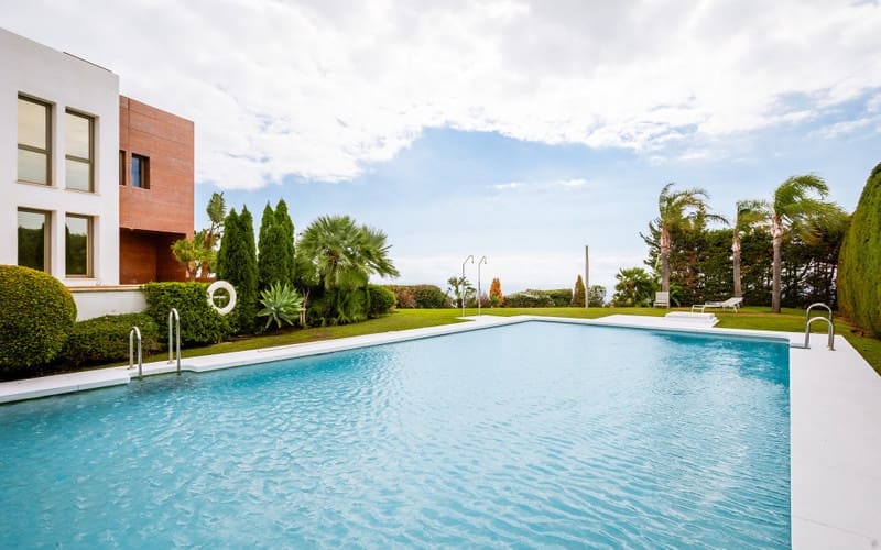 3 soveværelse Semi-Rækkehus til salg i Benahavis med swimmingpool garage - € 795.000 (Ref: 8564377)