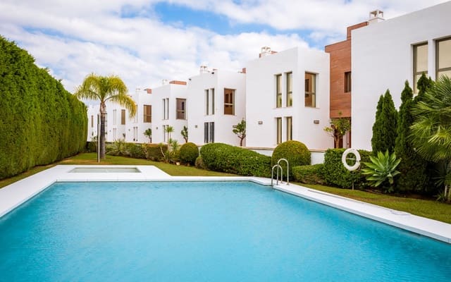 3 sovrum Semi-fristående Villa till salu i Benahavís pueblo, Benahavís med pool garage - 795 000 € (Ref: 8564377)
