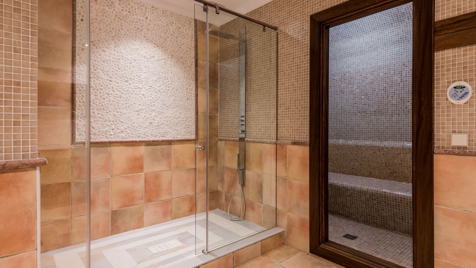 5 soverom Villa til salgs i Benahavis med svømmebasseng garasje - € 2 995 000 (Ref: 8564378)