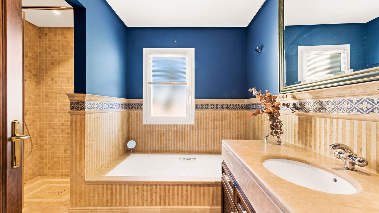 5 soveværelse Villa til salg i Benahavis med swimmingpool garage - € 2.995.000 (Ref: 8564378)