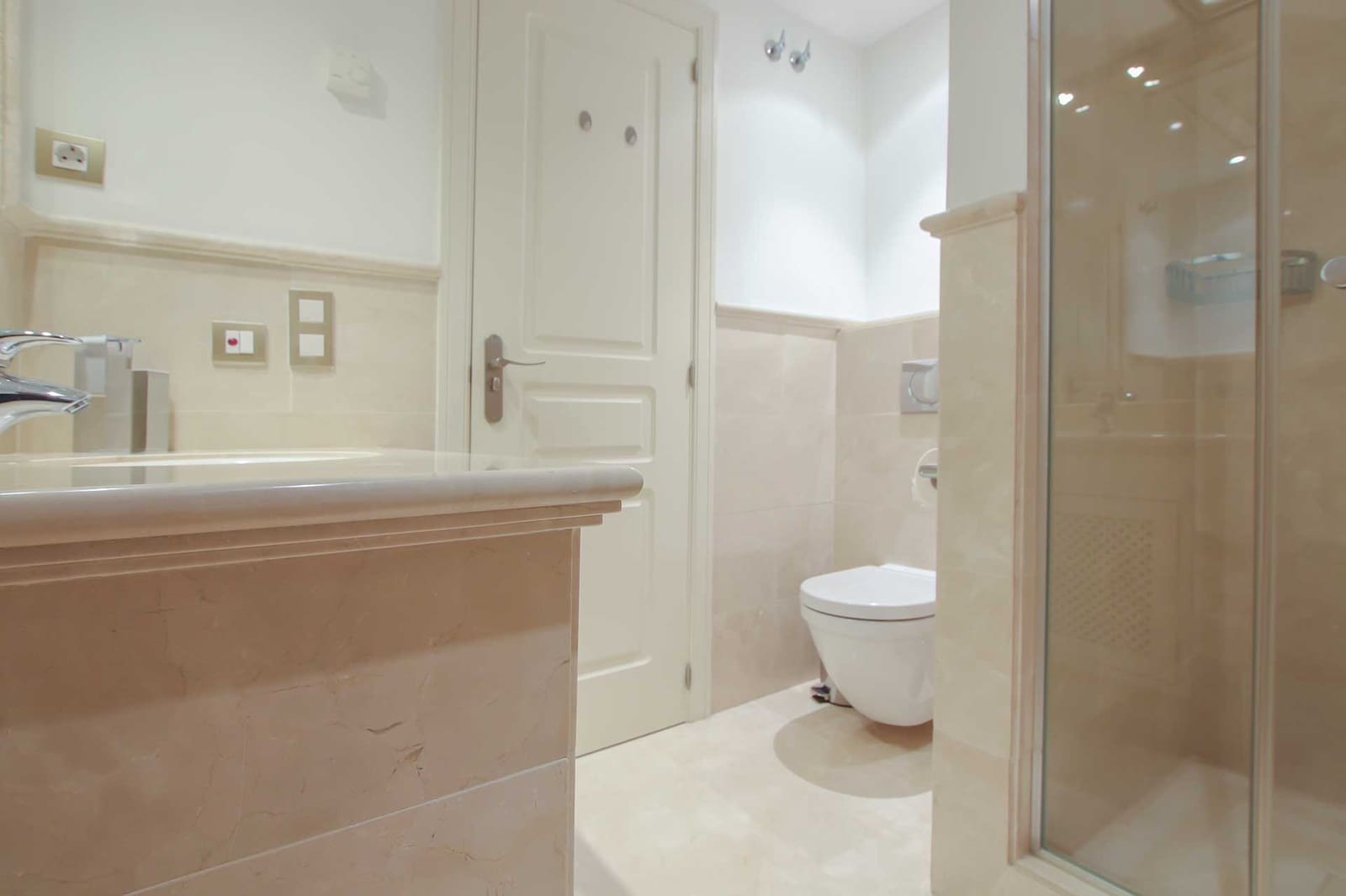 3 sypialnia Dom na sprzedaż w Benahavis z basenem garażem - 769 000 € (Ref: 8567691)