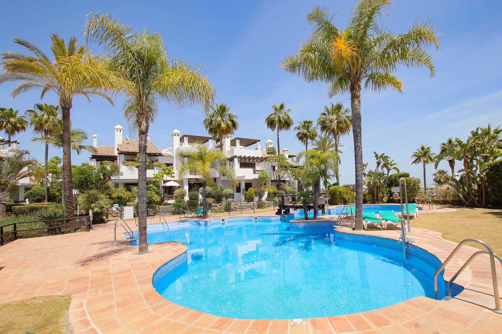 3 sypialnia Dom na sprzedaż w Benahavis z basenem garażem - 769 000 € (Ref: 8567691)