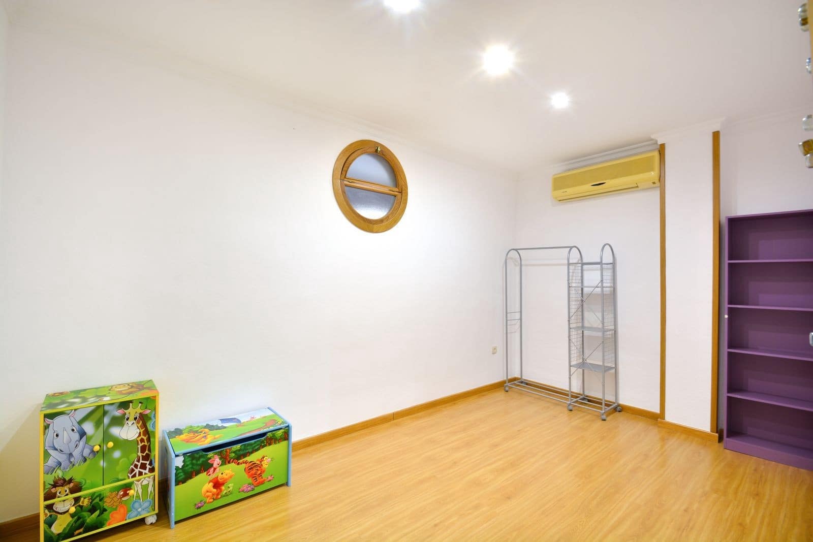 6 soveværelse Semi-Rækkehus til salg i Marbella med swimmingpool garage - € 990.000 (Ref: 8567692)