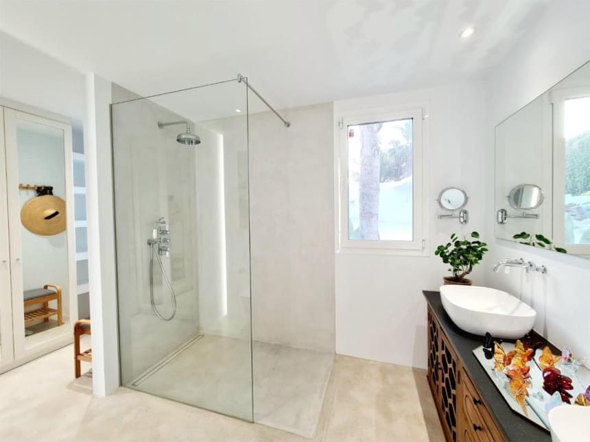 4 bedroom Semi-detached Villa for rent in Ojen with pool garage - € 5,900 (Ref: 8569550)