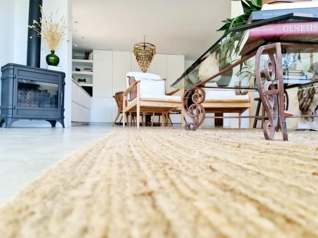 4 slaapkamer Halfvrijstaande villa te huur in Ojen met zwembad garage - € 5.900 (Ref: 8569550)