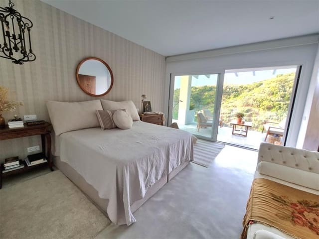 4 slaapkamer Halfvrijstaande villa te huur in Ojen met zwembad garage - € 5.900 (Ref: 8569550)