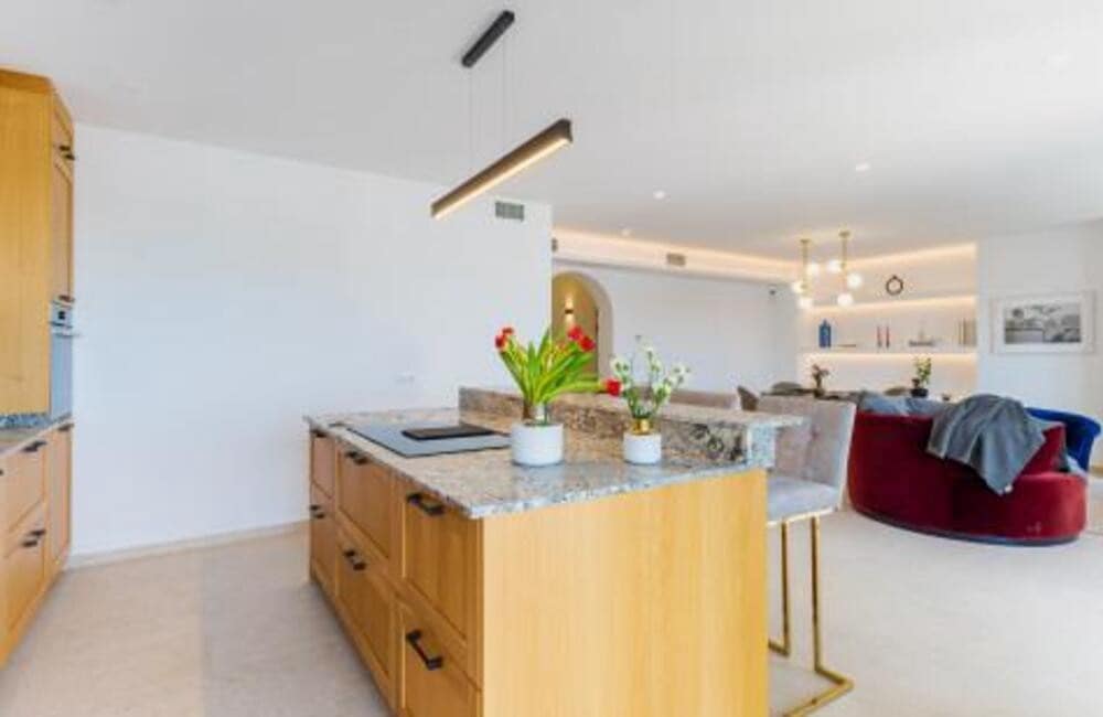 5 soveværelse Byhus til leje i Guadalmina med garage - € 7.000 (Ref: 8572014)