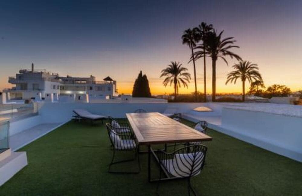 5 soveværelse Byhus til leje i Guadalmina med garage - € 7.000 (Ref: 8572014)