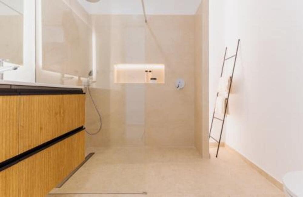 5 soveværelse Byhus til leje i Guadalmina med garage - € 7.000 (Ref: 8572014)