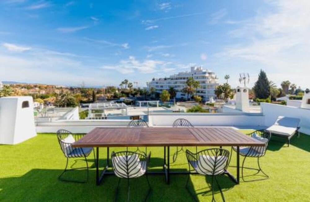 5 soveværelse Byhus til leje i Guadalmina med garage - € 7.000 (Ref: 8572014)