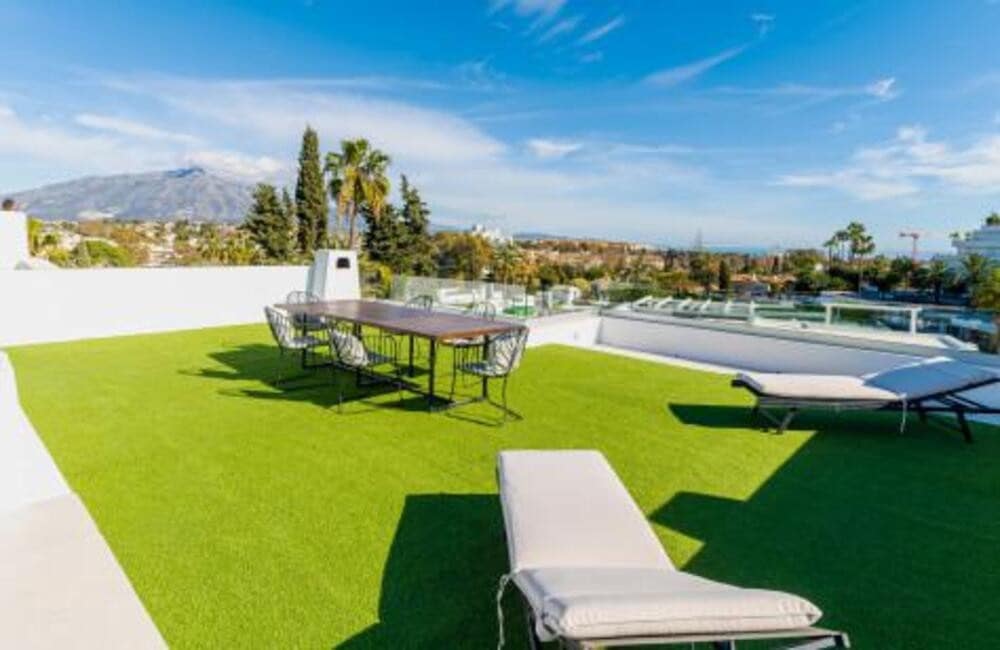 5 soveværelse Byhus til leje i Guadalmina med garage - € 7.000 (Ref: 8572014)