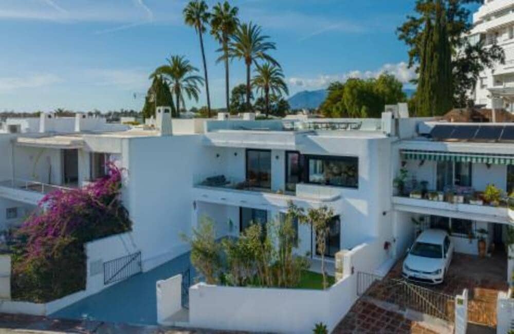 5 soveværelse Byhus til leje i Guadalmina med garage - € 7.000 (Ref: 8572014)