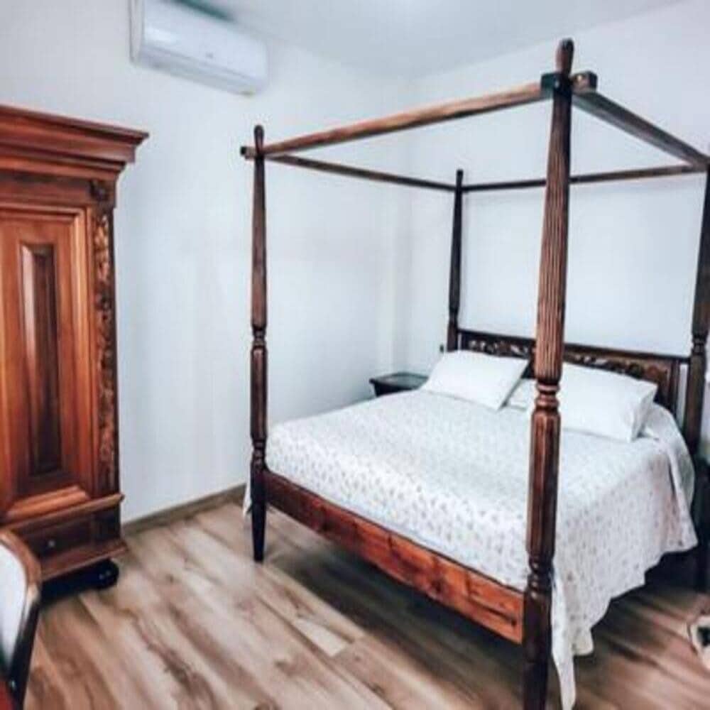 4 makuuhuone Huvila vuokrattavana paikassa Marbella mukana uima-altaan - 5 999 € (Ref: 8573790)