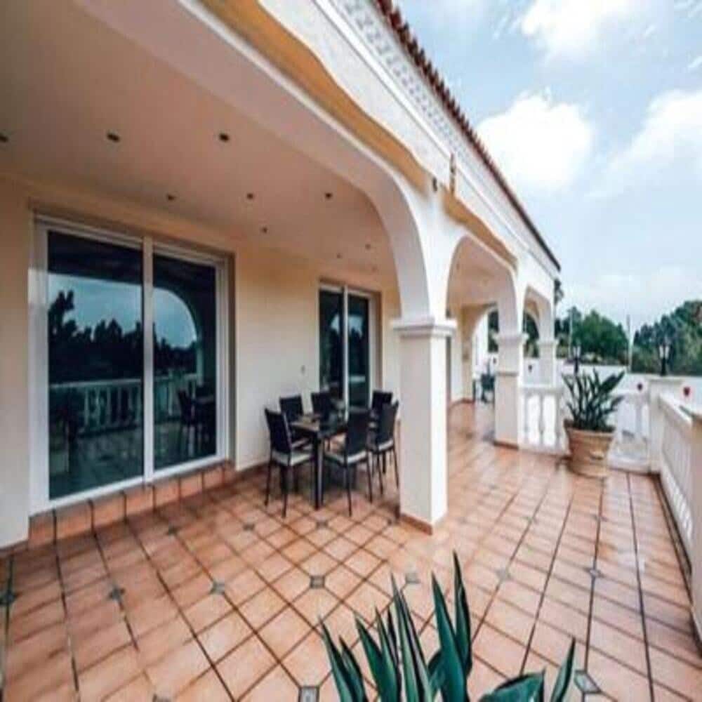 4 makuuhuone Huvila vuokrattavana paikassa Marbella mukana uima-altaan - 5 999 € (Ref: 8573790)