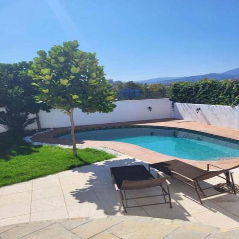 4 makuuhuone Huvila vuokrattavana paikassa Marbella mukana uima-altaan - 5 999 € (Ref: 8573790)