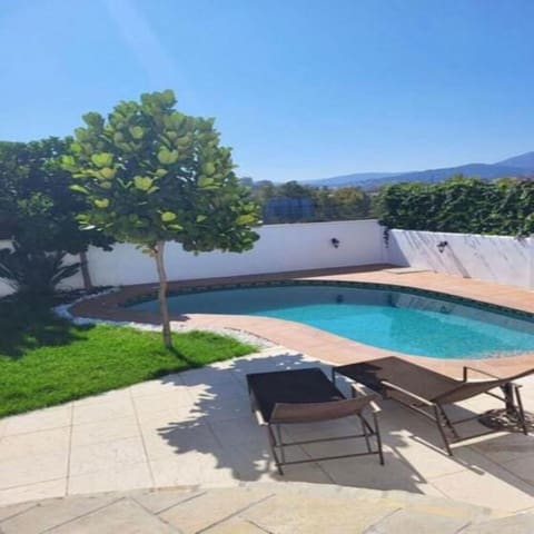 4 soverom Villa til leie i Playa Bajadilla - Puertos, Marbella med svømmebasseng - € 5 999 (Ref: 8573790)