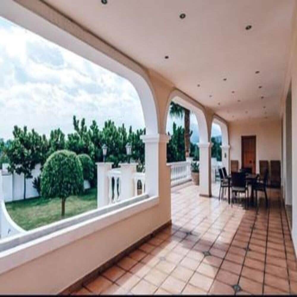 4 makuuhuone Huvila vuokrattavana paikassa Marbella mukana uima-altaan - 5 999 € (Ref: 8573790)