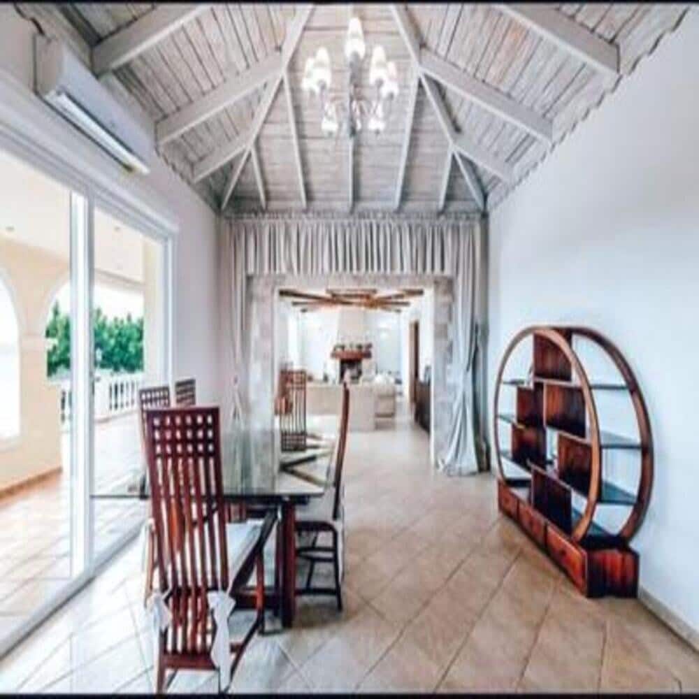 4 makuuhuone Huvila vuokrattavana paikassa Marbella mukana uima-altaan - 5 999 € (Ref: 8573790)