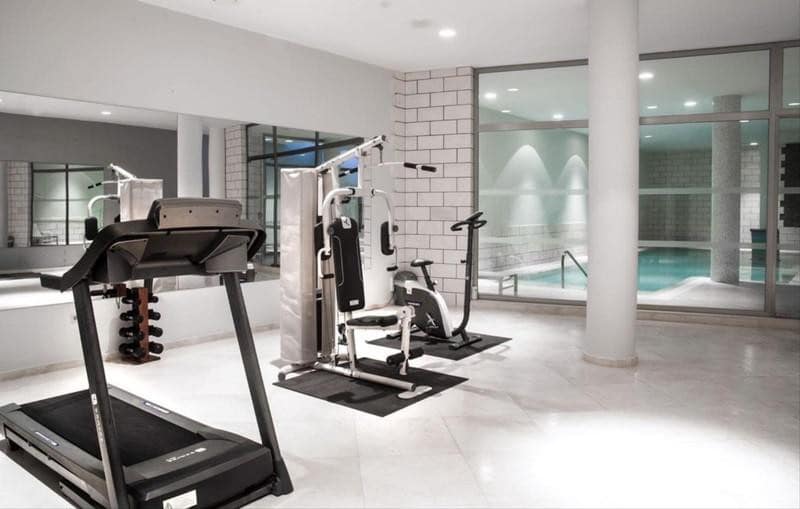 2 chambre Maison de Ville à vendre à Marbella avec piscine garage - 1 490 000 € (Ref: 8579339)