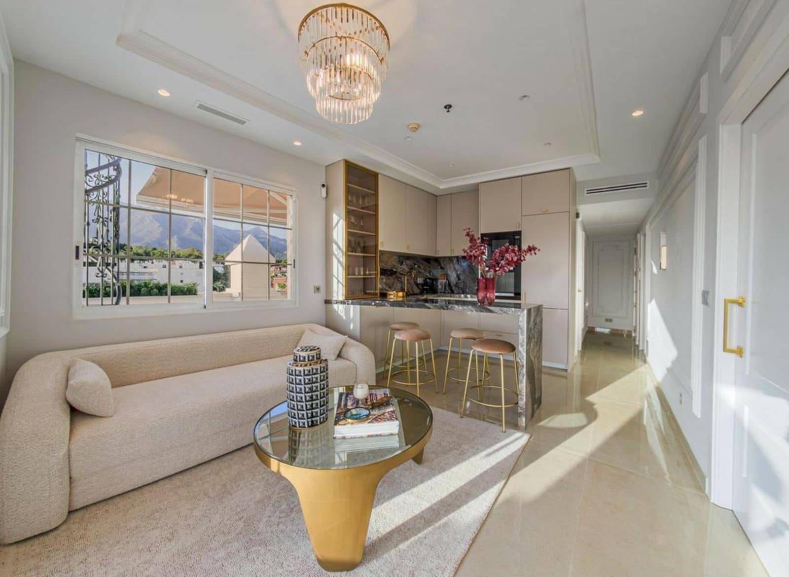 2 bedroom Penthouse for rent in Marbella with pool garage - € 6,000 (Ref: 8587930)