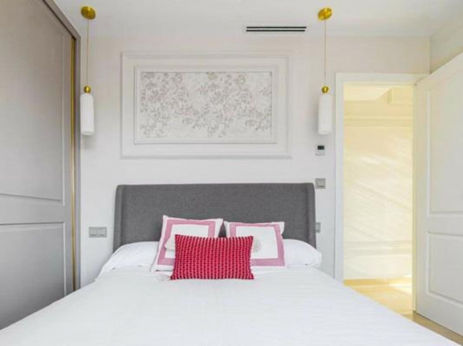 2 bedroom Penthouse for rent in Marbella with pool garage - € 6,000 (Ref: 8587930)