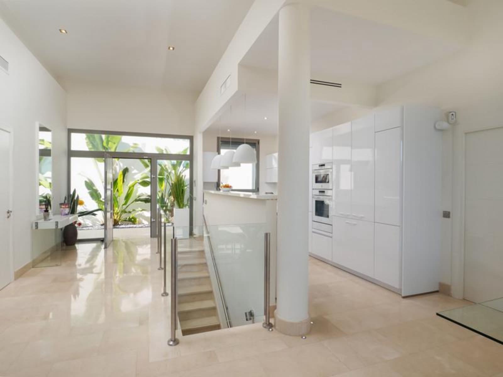 5 soveværelse Villa til leje i La Quinta med swimmingpool garage - € 11.000 (Ref: 8587934)