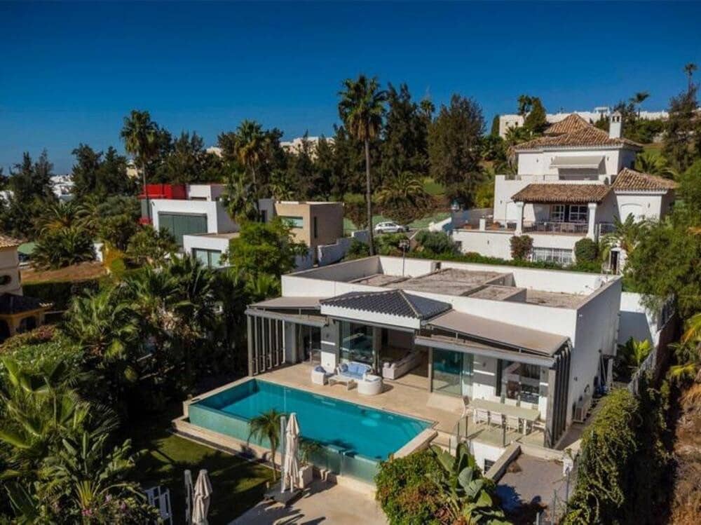 5 soveværelse Villa til leje i La Quinta med swimmingpool garage - € 11.000 (Ref: 8587934)