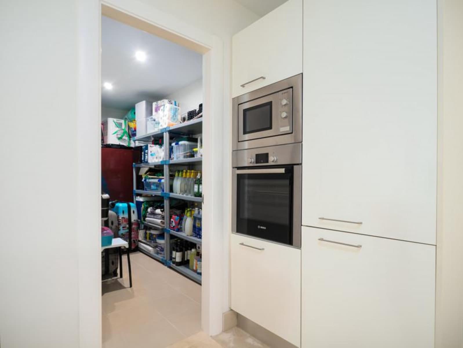 5 soveværelse Villa til leje i La Quinta med swimmingpool garage - € 11.000 (Ref: 8587934)