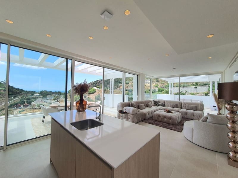 3 chambre Penthouse à vendre à Ojen avec piscine garage - 949 000 € (Ref: 8594693)