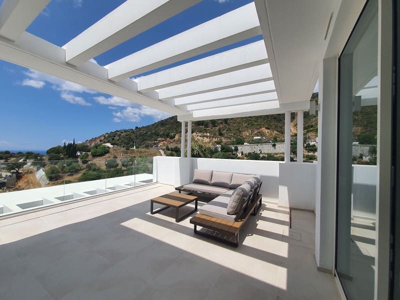 3 chambre Penthouse à vendre à Ojen avec piscine garage - 949 000 € (Ref: 8594693)