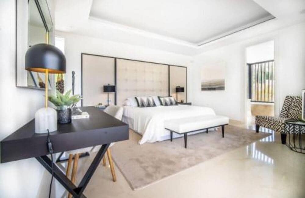 Villa/Maison de 6 chambres de location de vacances à Nueva Andalucia avec piscine garage - 7 000 € (Ref: 8596977)