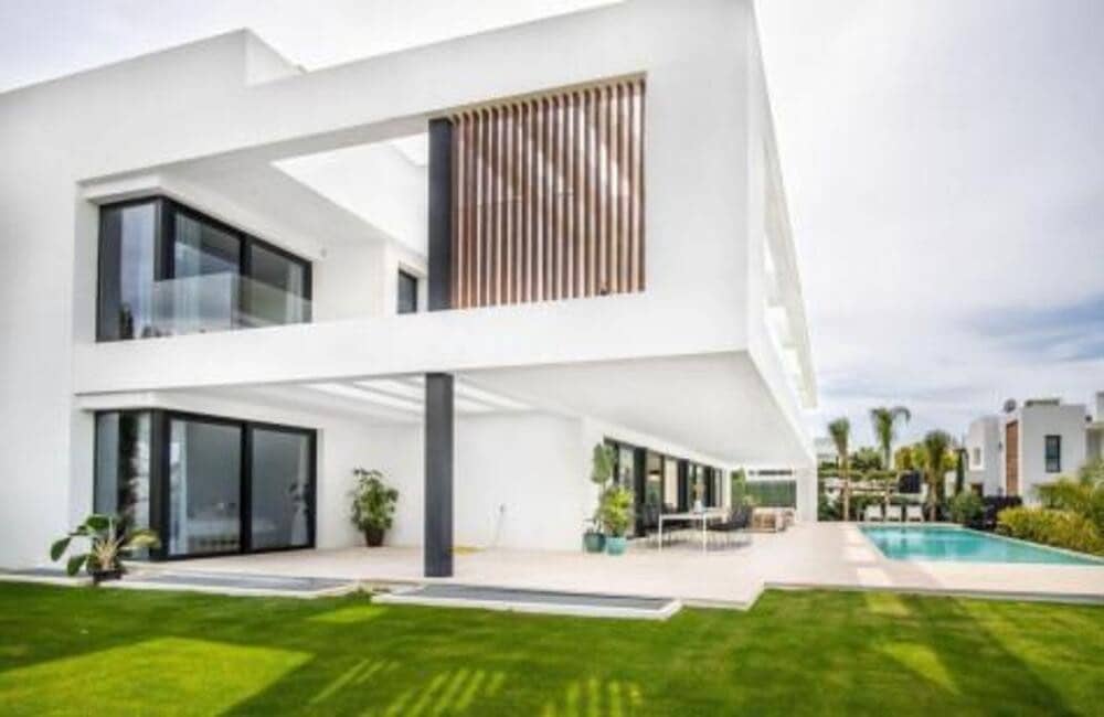 Villa/Maison de 6 chambres de location de vacances à Nueva Andalucia avec piscine garage - 7 000 € (Ref: 8596977)