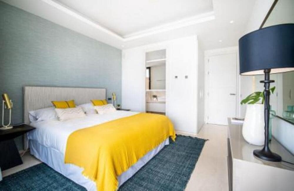 Villa/Maison de 6 chambres de location de vacances à Nueva Andalucia avec piscine garage - 7 000 € (Ref: 8596977)
