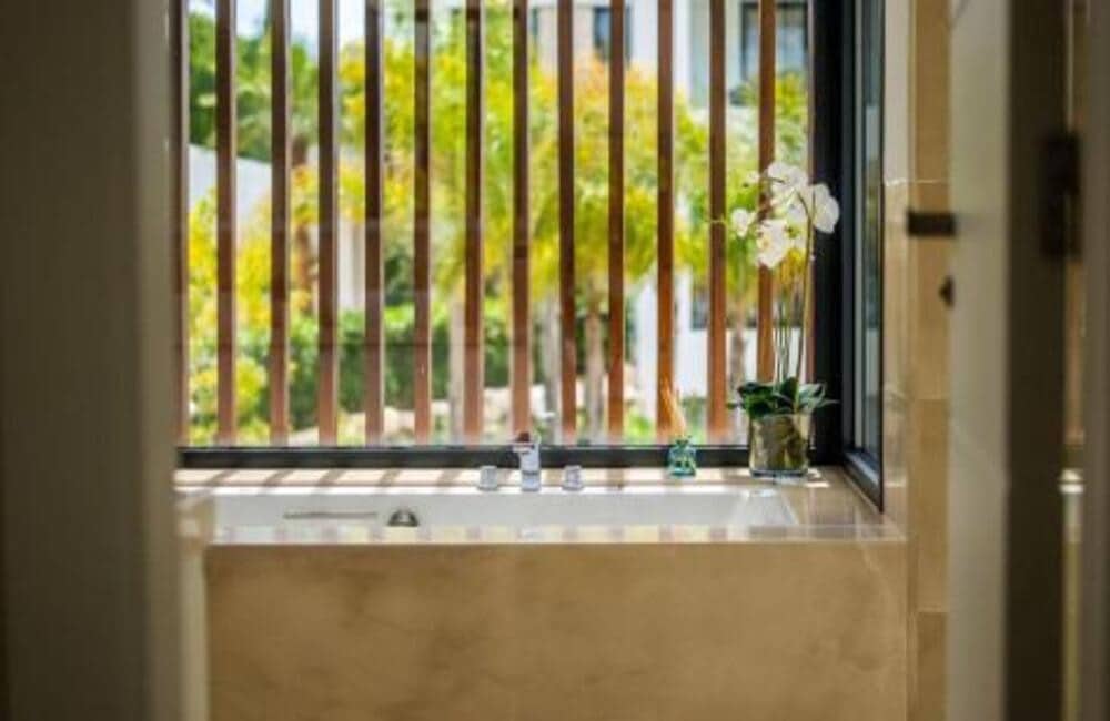 Villa/Maison de 6 chambres de location de vacances à Nueva Andalucia avec piscine garage - 7 000 € (Ref: 8596977)