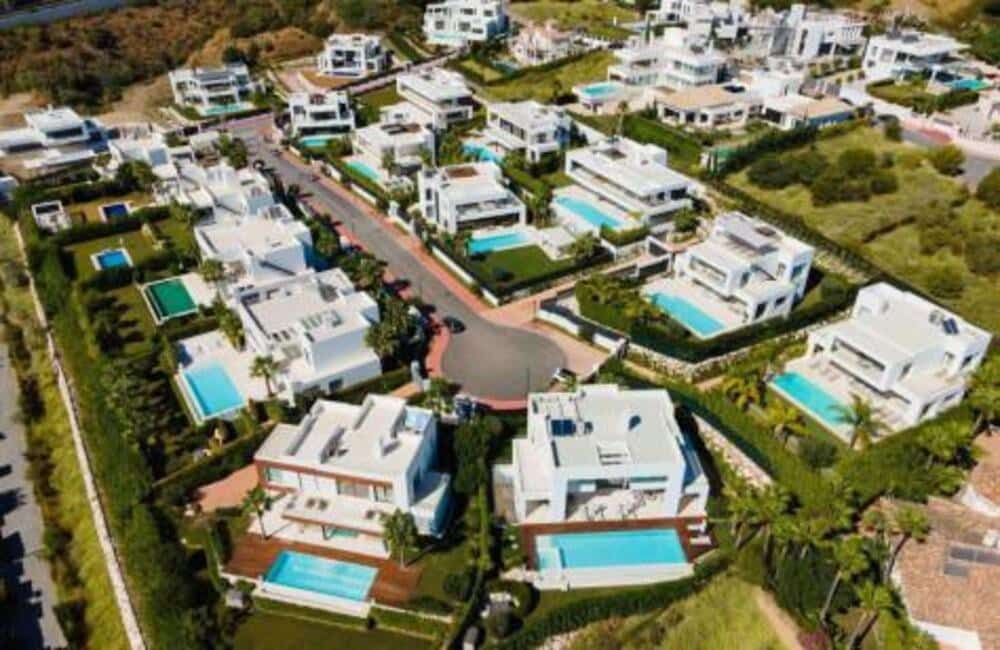Villa/Maison de 6 chambres de location de vacances à Nueva Andalucia avec piscine garage - 7 000 € (Ref: 8596977)