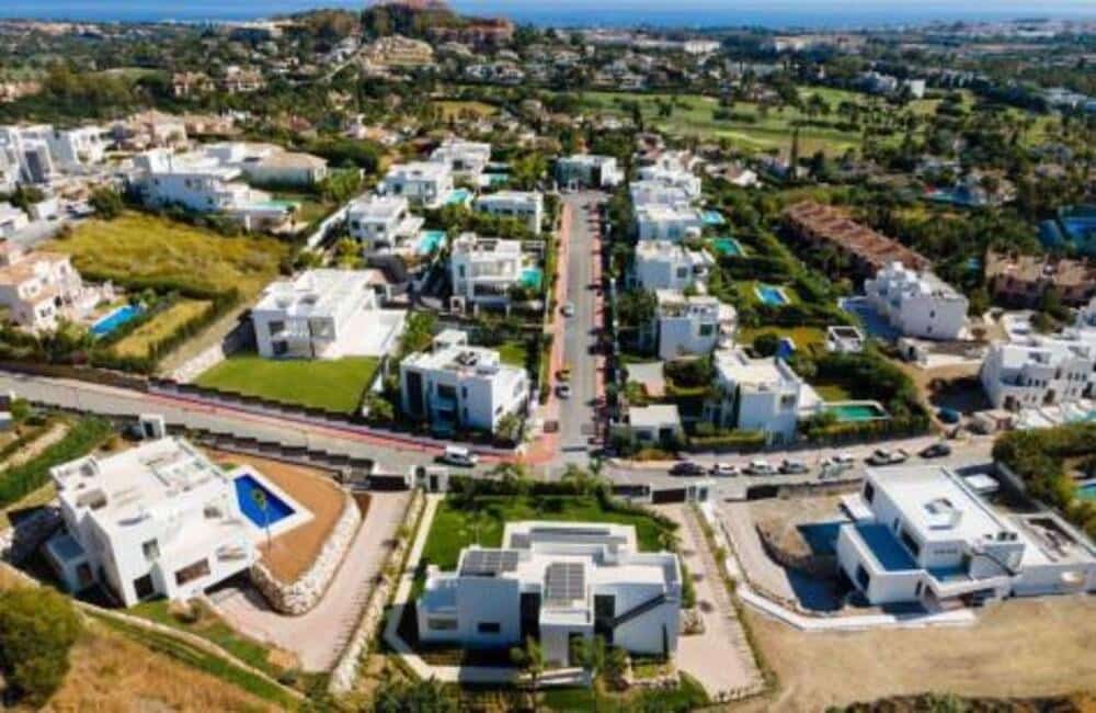 Villa/Maison de 6 chambres de location de vacances à Nueva Andalucia avec piscine garage - 7 000 € (Ref: 8596977)