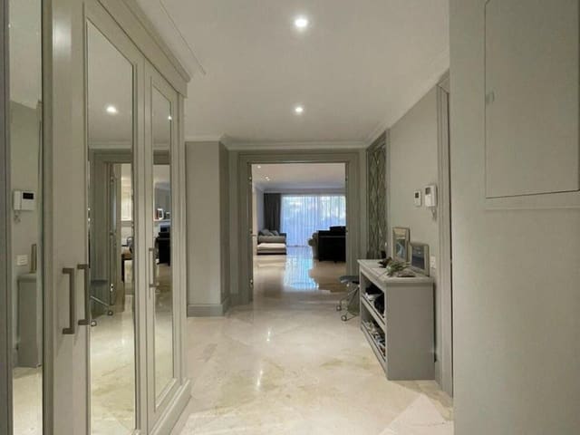 3 Zimmer Apartment zu vermieten in Las Brisas, Marbella mit Pool Garage - 5.800 € (Ref: 8596979)