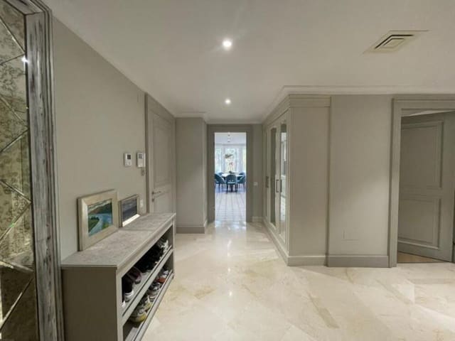 3 Zimmer Apartment zu vermieten in Las Brisas, Marbella mit Pool Garage - 5.800 € (Ref: 8596979)