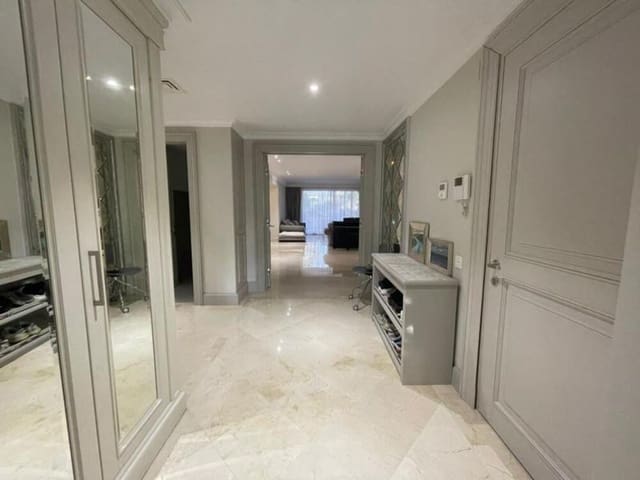 3 Zimmer Apartment zu vermieten in Las Brisas, Marbella mit Pool Garage - 5.800 € (Ref: 8596979)