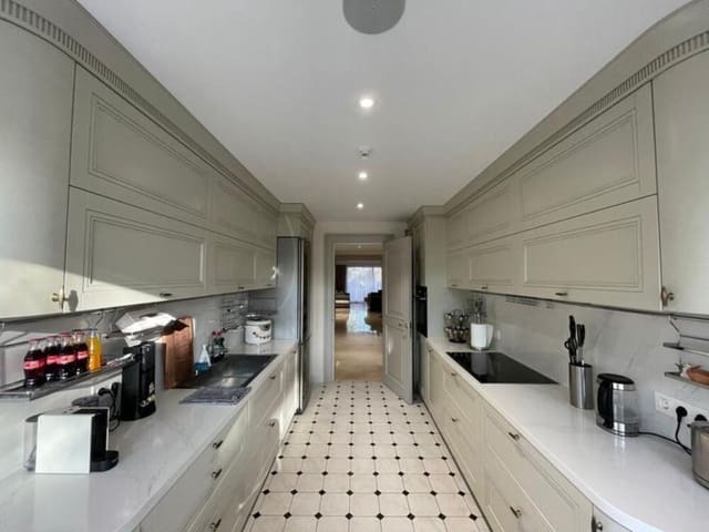 3 Zimmer Apartment zu vermieten in Las Brisas, Marbella mit Pool Garage - 5.800 € (Ref: 8596979)