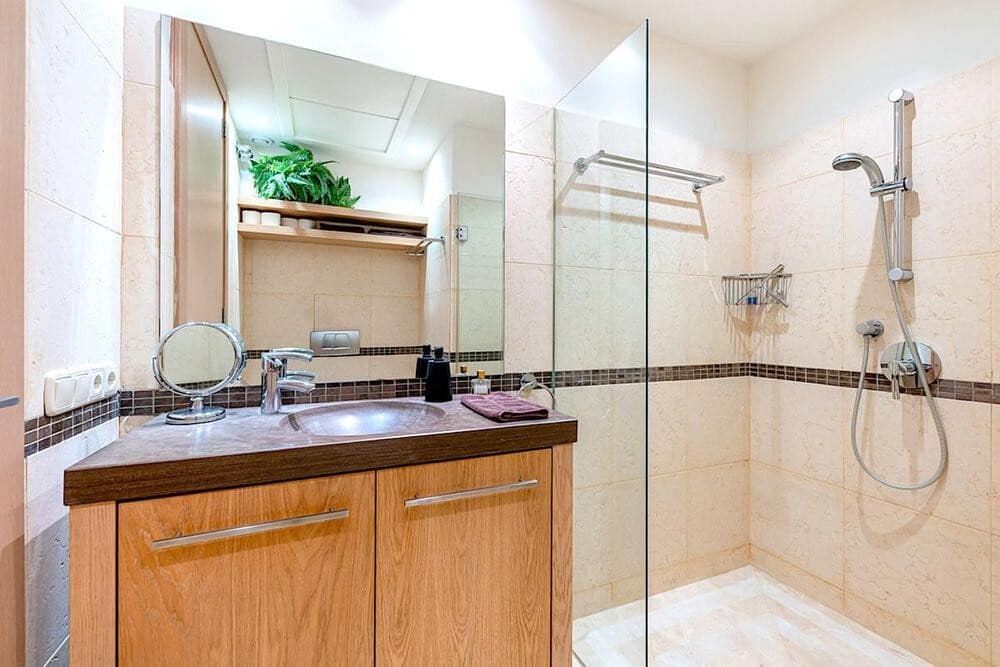 2 soveværelse Lejlighed til leje i Marbella med swimmingpool garage - € 2.800 (Ref: 8596980)