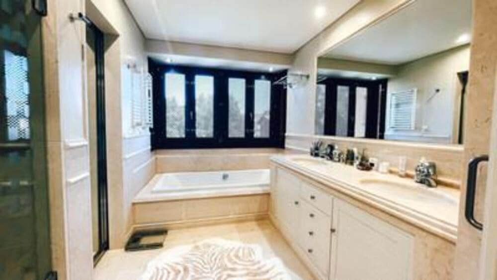 3 soveværelse Lejlighed til leje i Estepona med swimmingpool garage - € 5.000 (Ref: 8603267)