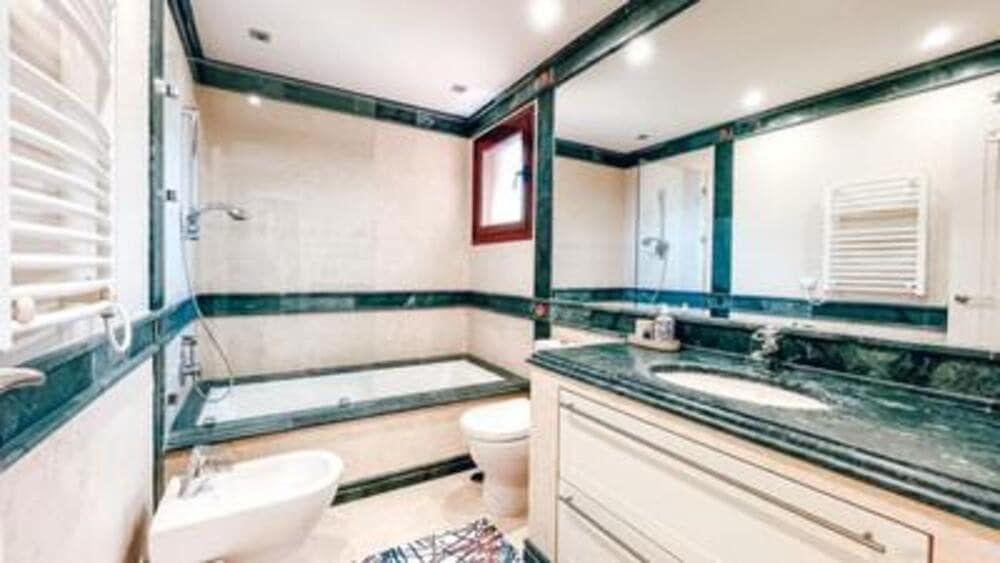 3 soveværelse Lejlighed til leje i Estepona med swimmingpool garage - € 5.000 (Ref: 8603267)