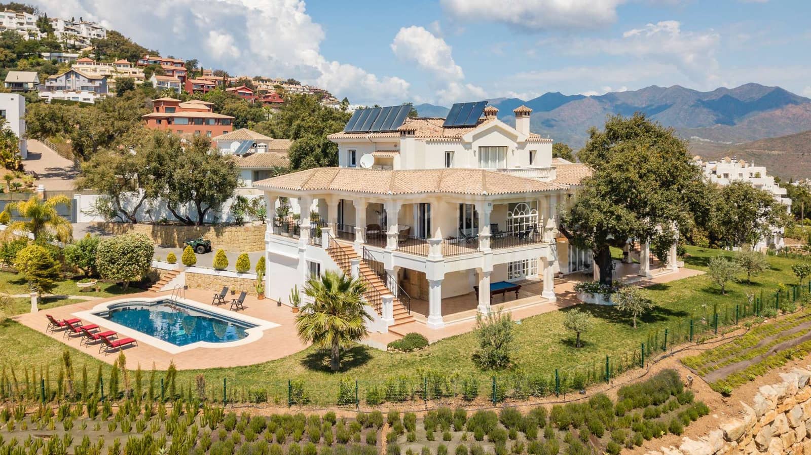 5 sypialnia Willa na sprzedaż w Marbella z basenem garażem - 1 995 000 € (Ref: 8603270)