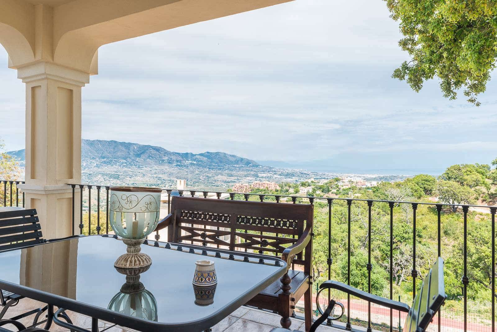 5 sypialnia Willa na sprzedaż w Marbella z basenem garażem - 1 995 000 € (Ref: 8603270)